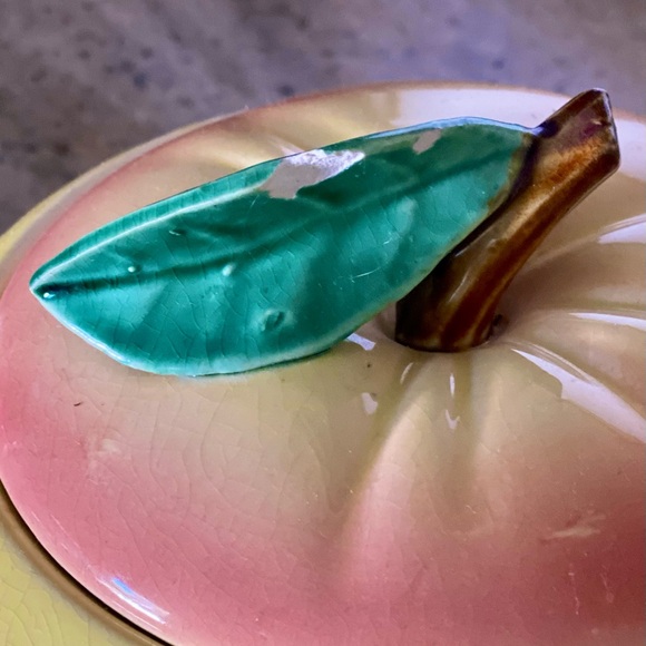 Vintage 1950s McCoy Blushing Apple Cookie Jar - Picture 4 of 5